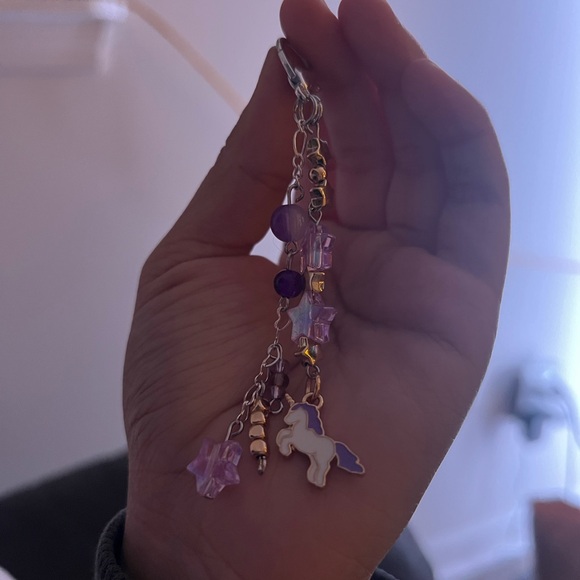 Handmade purple star keychain - Picture 3 of 3